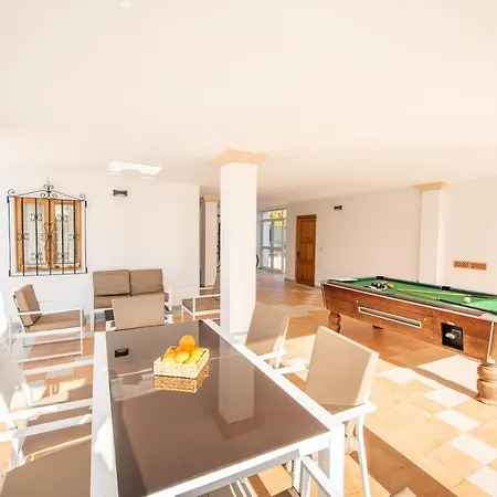 A Perfect Location For Holidays With Ac And Private Pool Σαλέ Port de Pollenca